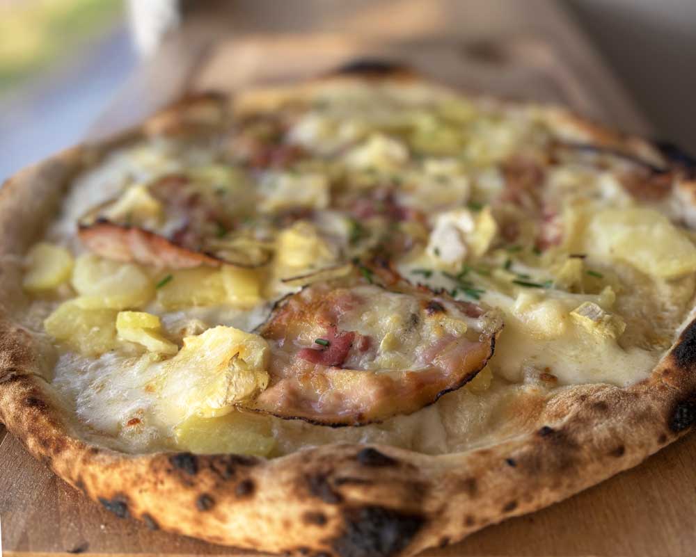 savoyarde-pancetta pizza-savoyarde-foodtruck-chauffe-marcel